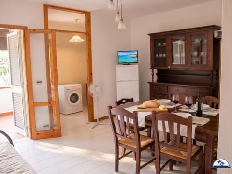 TV and multimedia, Seating area, Dining area, washing machine, air conditioner