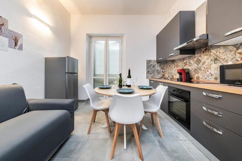Kitchen or kitchenette, Living room, Dining area