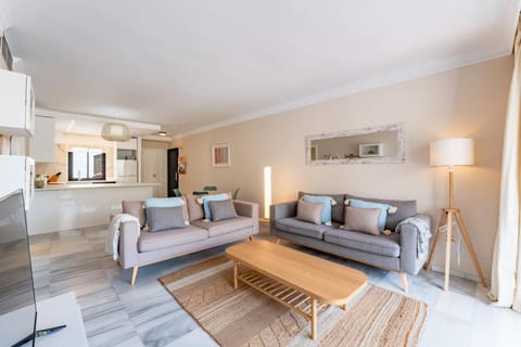 TV and multimedia, Living room, Seating area, Dining area, air conditioner