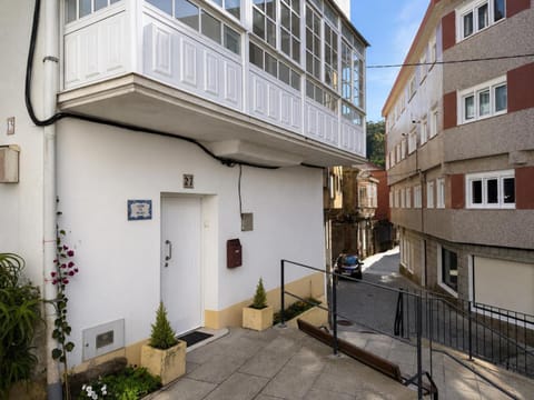 Property building, Neighbourhood