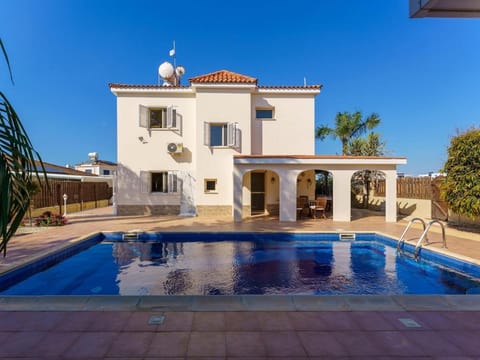 Property building, Pool view