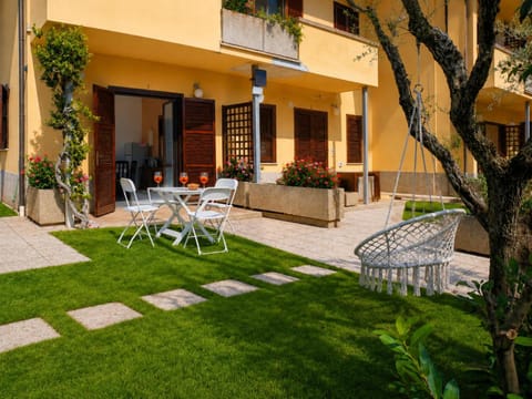 Property building, Garden, Dining area