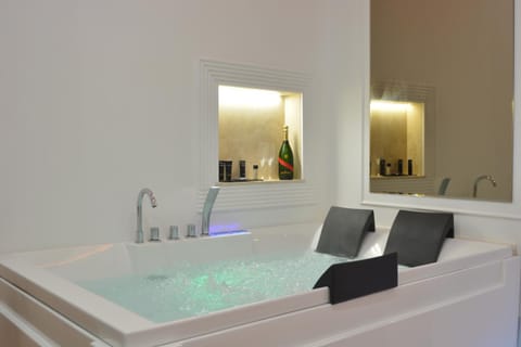 Hot Tub, Bathroom, Bath