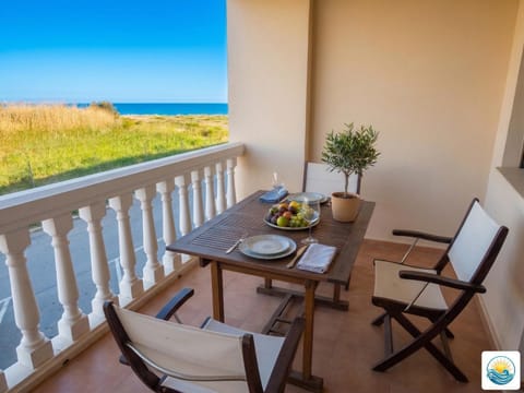 Natural landscape, View (from property/room), Balcony/Terrace, Seating area, Sea view