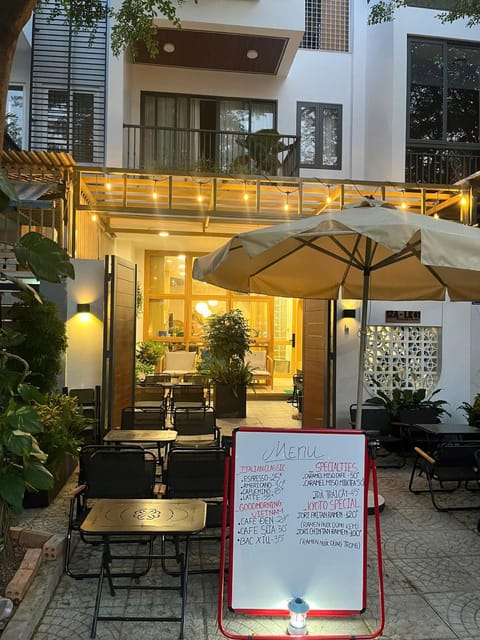 Restaurant/places to eat, Seating area