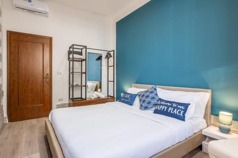 Bedroom, locker, air conditioner