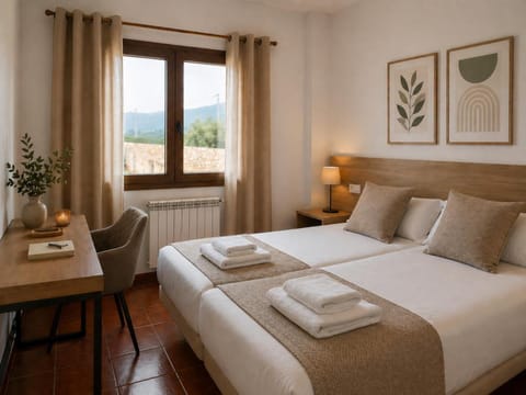 Bed, Photo of the whole room, Bedroom, Garden view, internet, towels