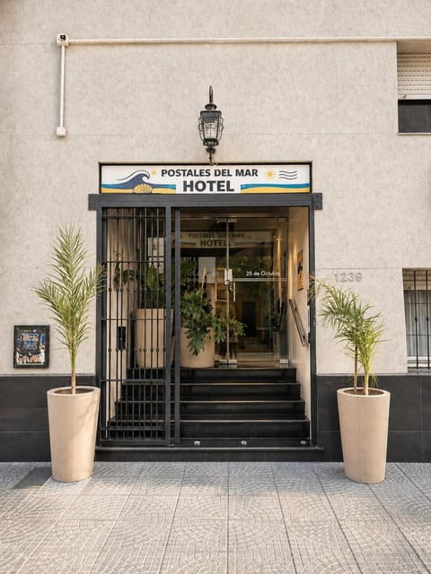 Facade/entrance, Day