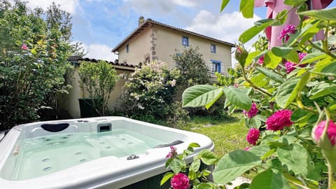 Garden, Hot Tub, Garden view