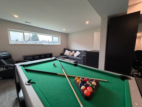 Billiard, Living room