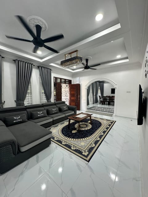 TV and multimedia, Seating area