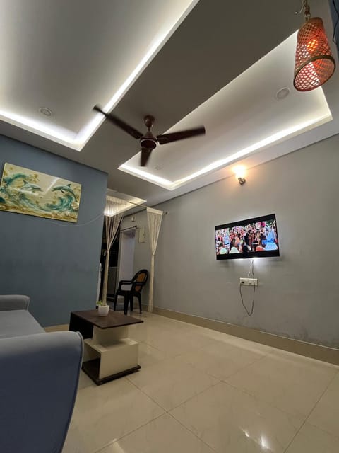 TV and multimedia, Living room, Seating area, Evening entertainment