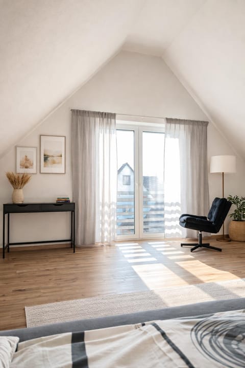 Living room, Photo of the whole room, Bedroom