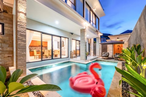 Pool view, Swimming pool, Swimming pool