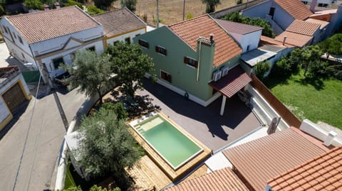 Property building, Day, Bird's eye view, Street view, Swimming pool, Location