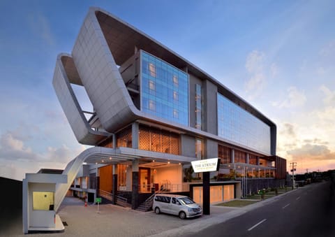 Property building, Facade/entrance