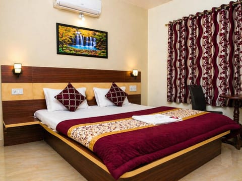 Bed, TV and multimedia, Photo of the whole room, Bedroom, air conditioner