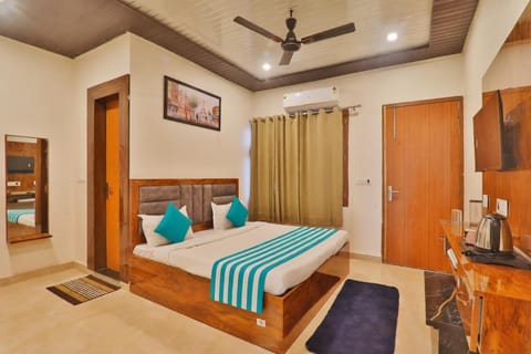 Bed, TV and multimedia, Kitchen or kitchenette, Photo of the whole room, Bedroom, fireplace, minibar, wardrobe