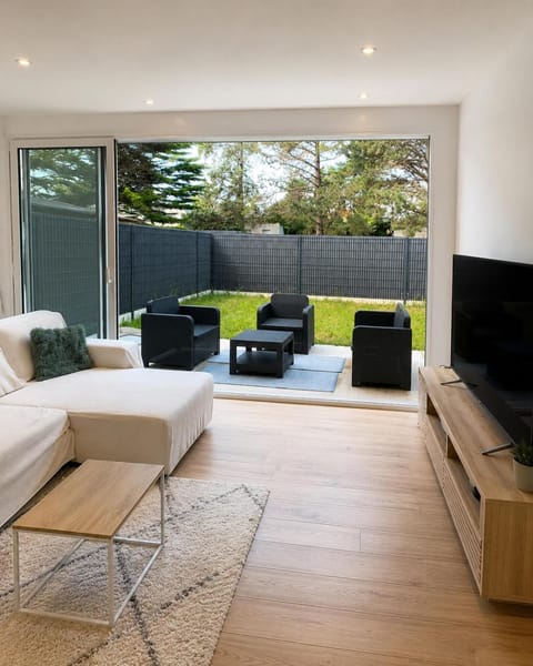 Patio, Communal lounge/ TV room, Seating area
