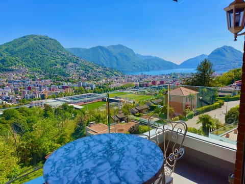 Balcony/Terrace, City view, Lake view