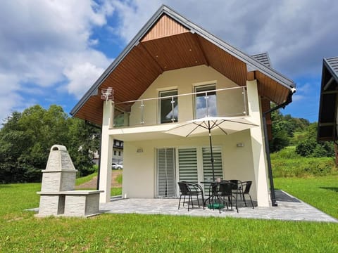 Property building, Patio, BBQ facilities, Garden, Balcony/Terrace