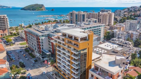 Property building, Neighbourhood, Bird's eye view, City view, Location