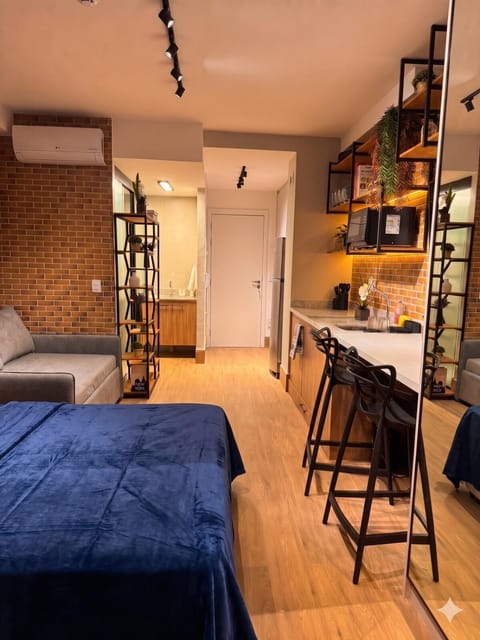 Bedroom, kitchen