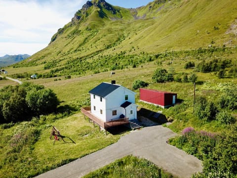 Property building, Day, Bird's eye view, Mountain view