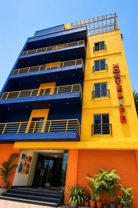 Property building, Day