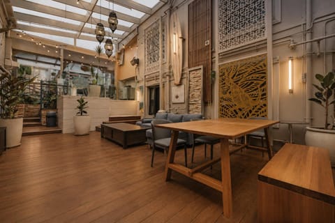 Seating area, Dining area