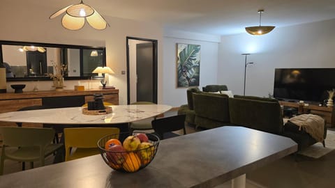 Living room, Dining area
