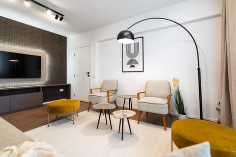 TV and multimedia, Living room, Seating area, Family, heating, air conditioner