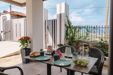 Patio, Seating area