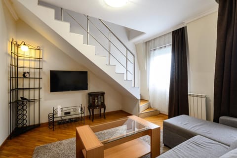 Communal lounge/ TV room, TV and multimedia, Living room, Photo of the whole room, Seating area, Evening entertainment