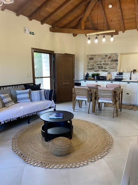 Kitchen or kitchenette, Living room, Photo of the whole room, Dining area, pet friendly
