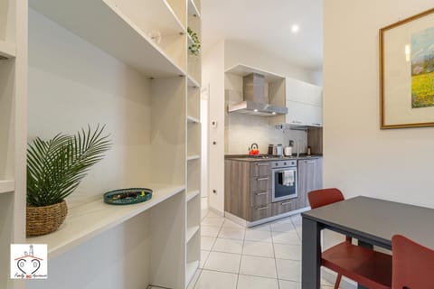 Kitchen or kitchenette, Dining area, dishwasher, oven, stove, toaster