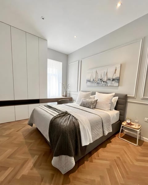 Bedroom, wardrobe