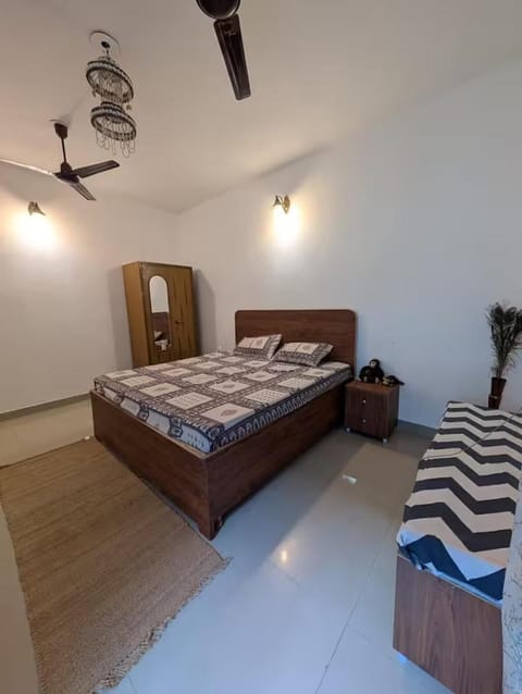 Bed, Photo of the whole room, Bedroom, wardrobe