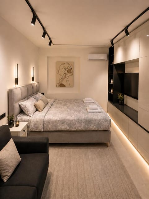 Bed, Living room