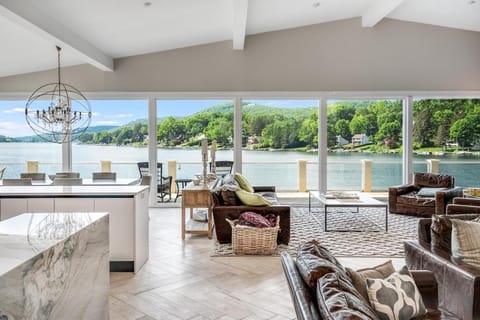 Living room, Lake view
