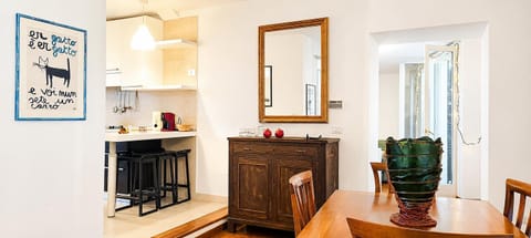 Dining area, kitchen