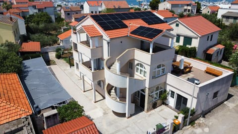 Property building, Bird's eye view