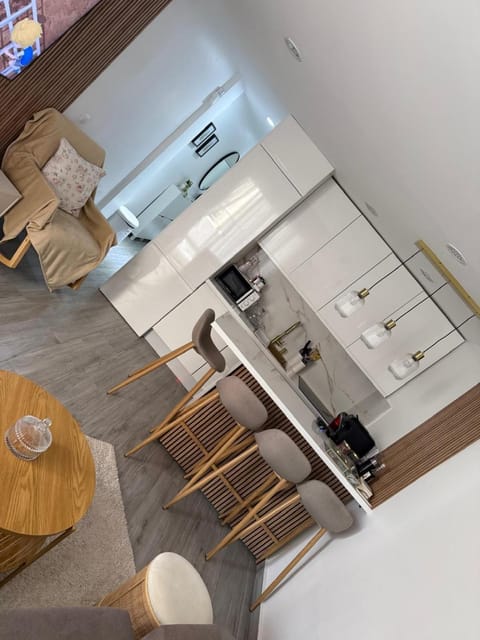 Kitchen or kitchenette, Living room, minibar