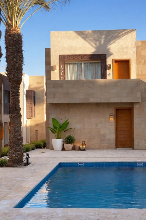 Property building, Day, Pool view, Swimming pool