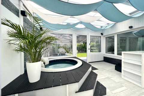 Hot Tub, Balcony/Terrace