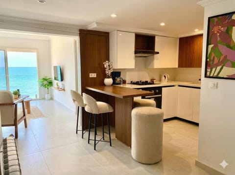Dining area, kitchen