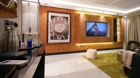 Living room, Lounge or bar