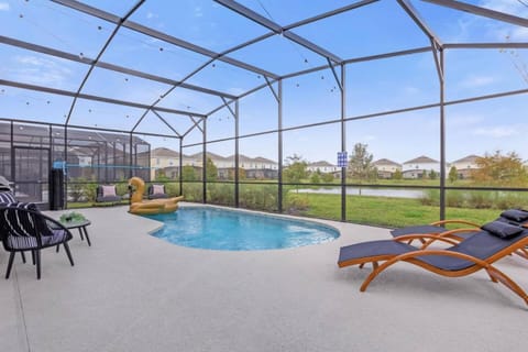 Patio, Swimming pool, Swimming pool