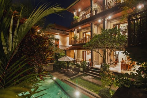 Property building, Swimming pool