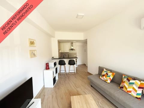 Communal lounge/ TV room, Kitchen or kitchenette, Living room